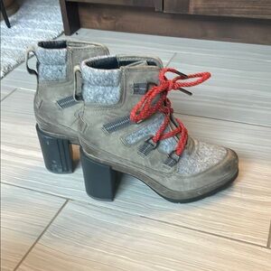 Stylish Gray and Red Women's Boots